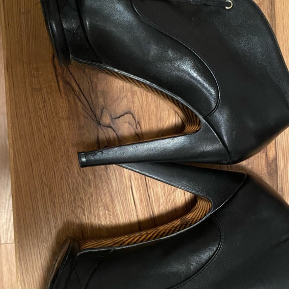 Chanel low boots , sadly selling - Picture 4 of 8